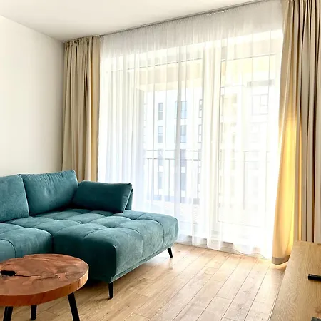 Apartment 4friendscoresibrasov J *