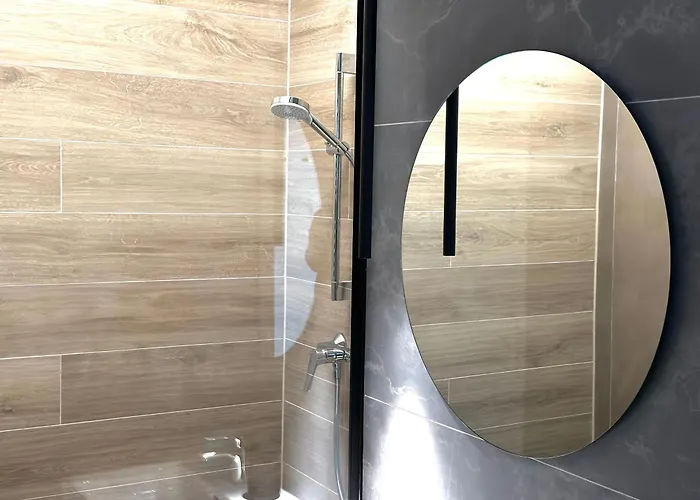 4friendscoresibrasov J Apartment